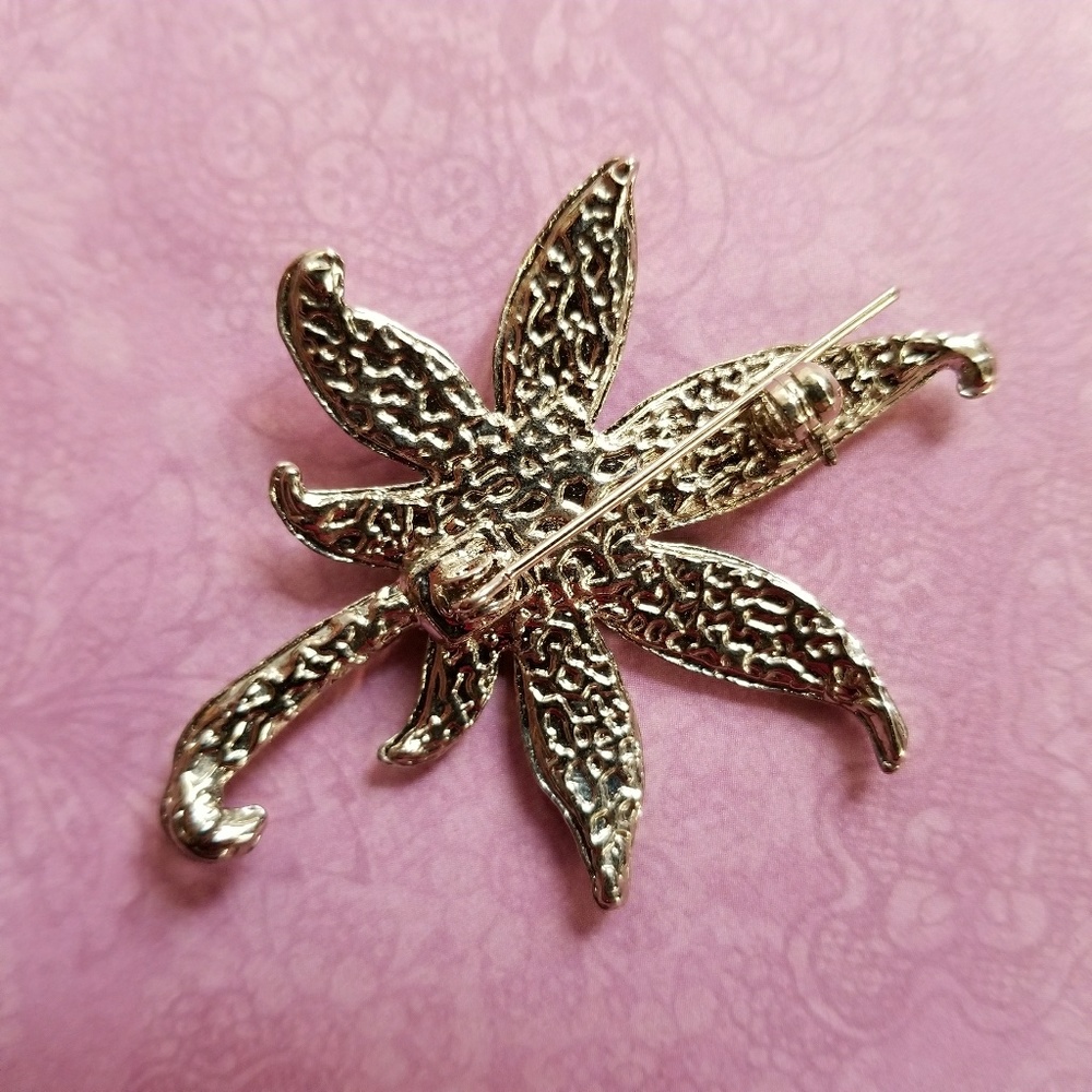 Relisted-Vintage Japanese Maple brooch silver leaf - Picture 4 of 4